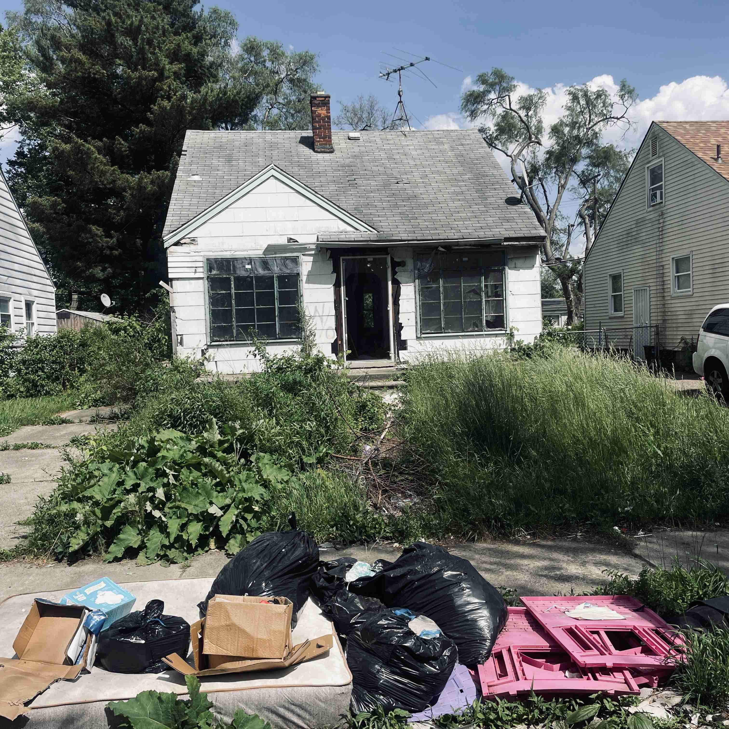 19220 Albany St (3).jpg